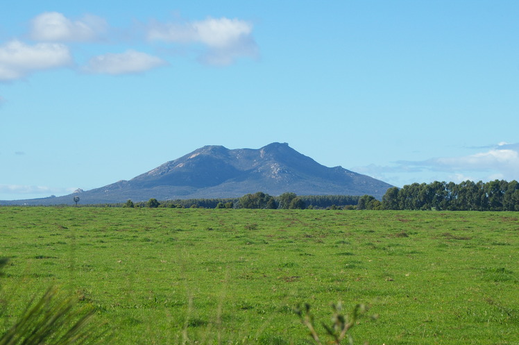 Mount Manypeaks (Western Australia)