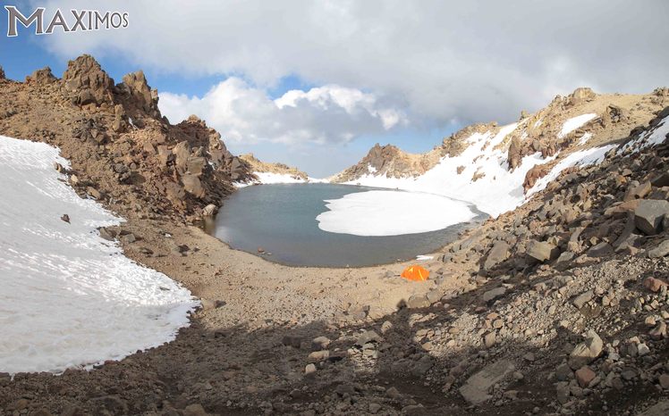 Photographer  and  Lake, سبلان