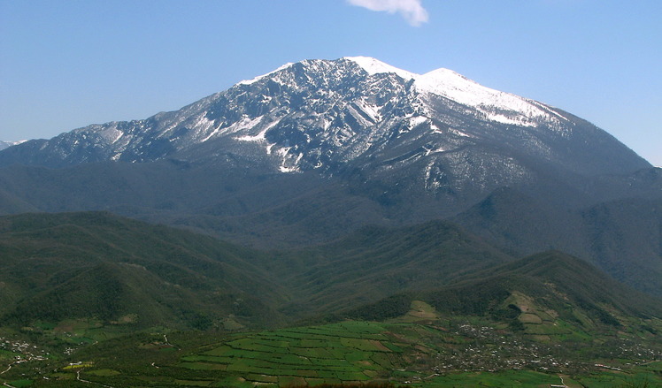 دورنمای روستاهای اسطلخ جان و شهران در دامنه غربی کوه درفک, Dorfak